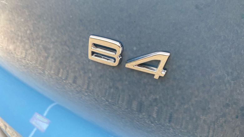 Volvo XC40 2.0 B4P Ultra Dark 5dr Auto Petrol Estate